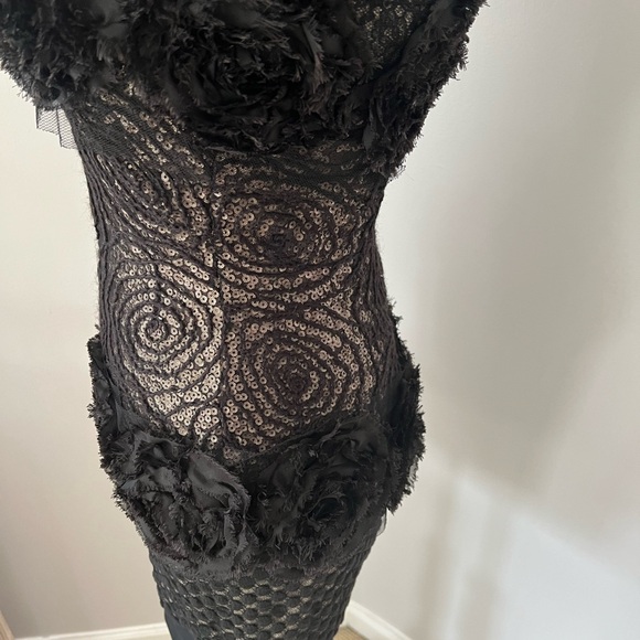 Dress made by designer MARC BOUWER HYBRID - Picture 8 of 17